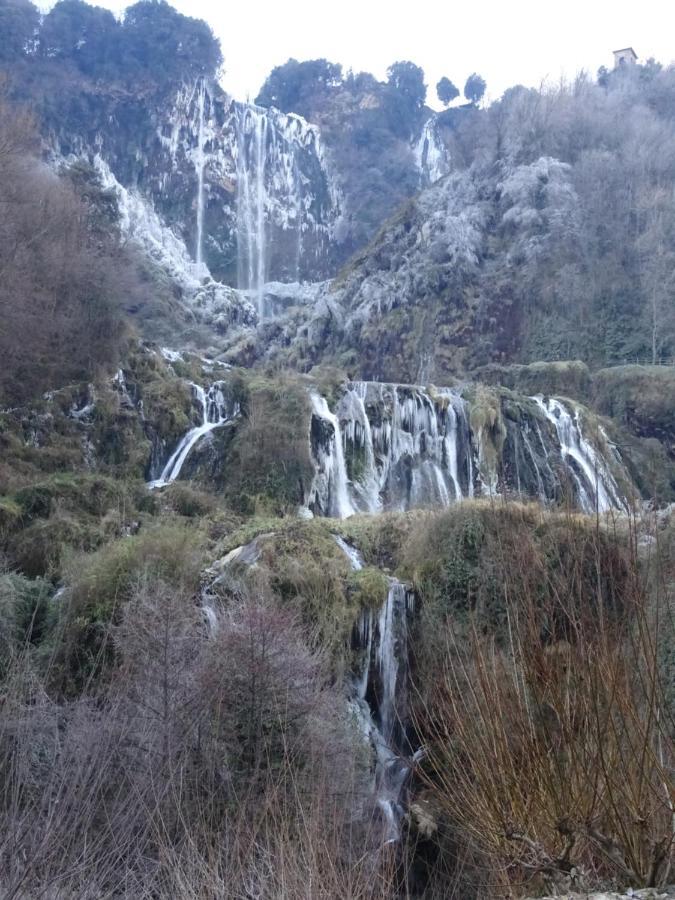 La Bottega Del Fabbro Affitto Breve Villa Contigliano Kültér fotó