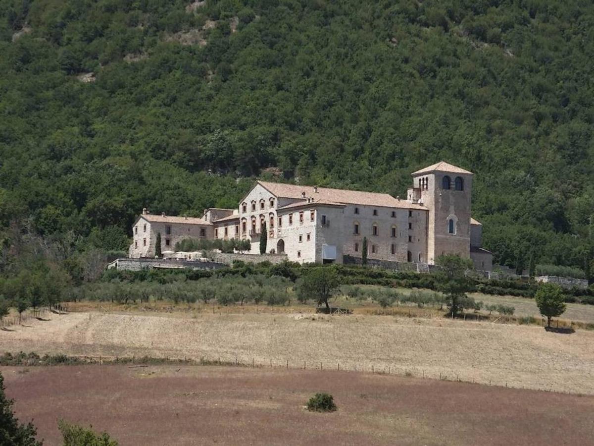 La Bottega Del Fabbro Affitto Breve Villa Contigliano Kültér fotó