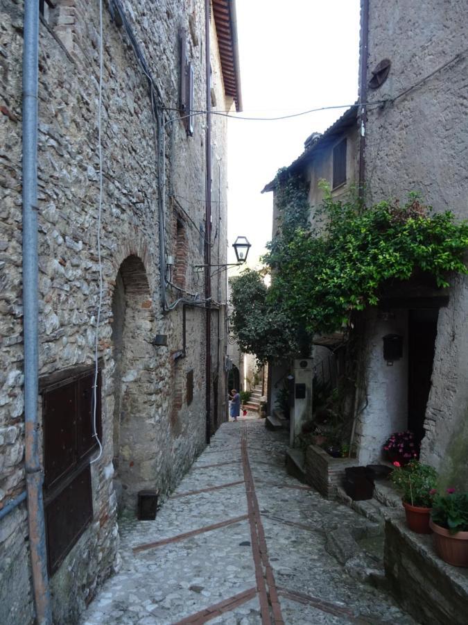 La Bottega Del Fabbro Affitto Breve Villa Contigliano Kültér fotó