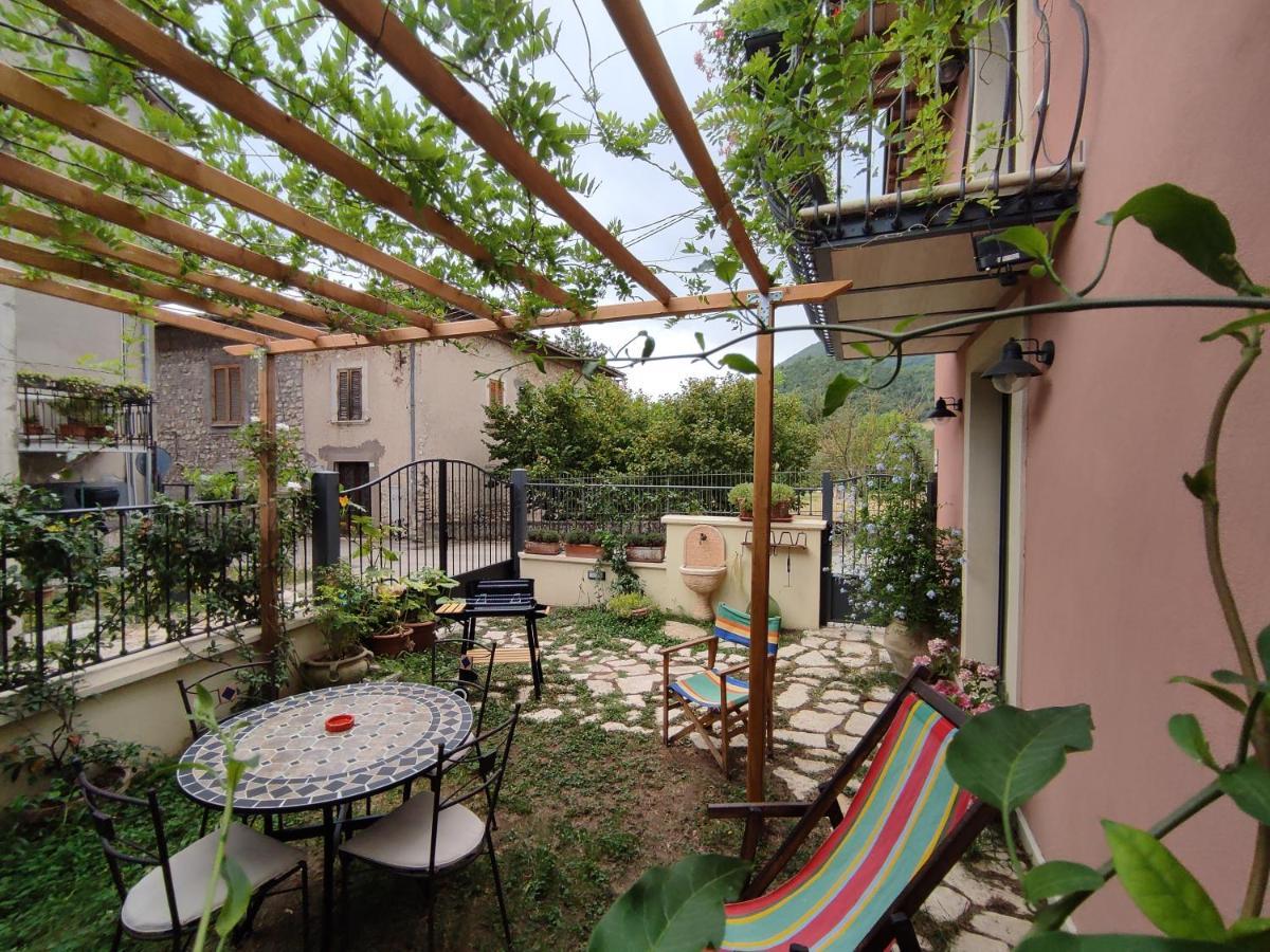 La Bottega Del Fabbro Affitto Breve Villa Contigliano Kültér fotó